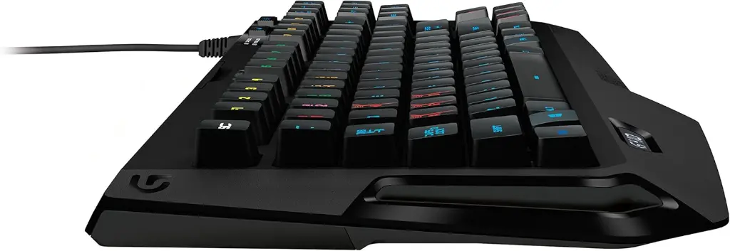 Logitech G410-electron-02.webp