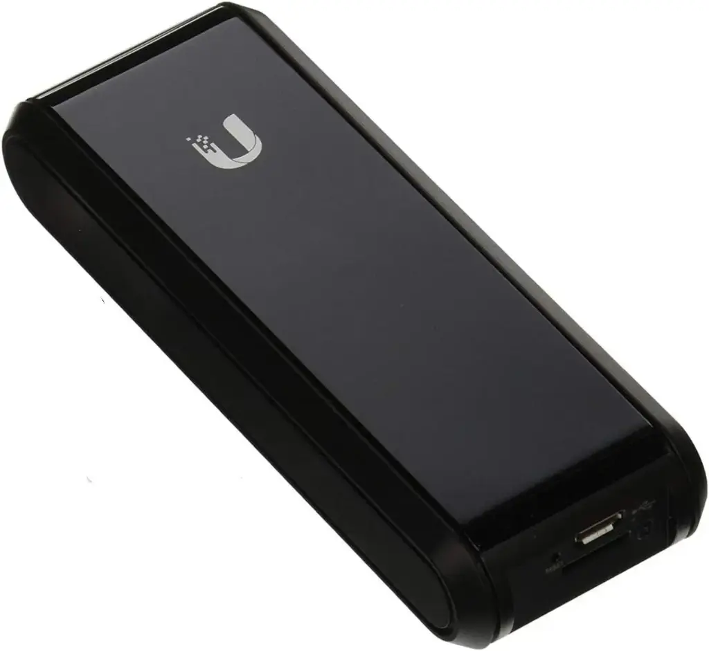 متحكم شبكة سحابي Ubiquiti CRM Point Compact Plug and Play Device Management